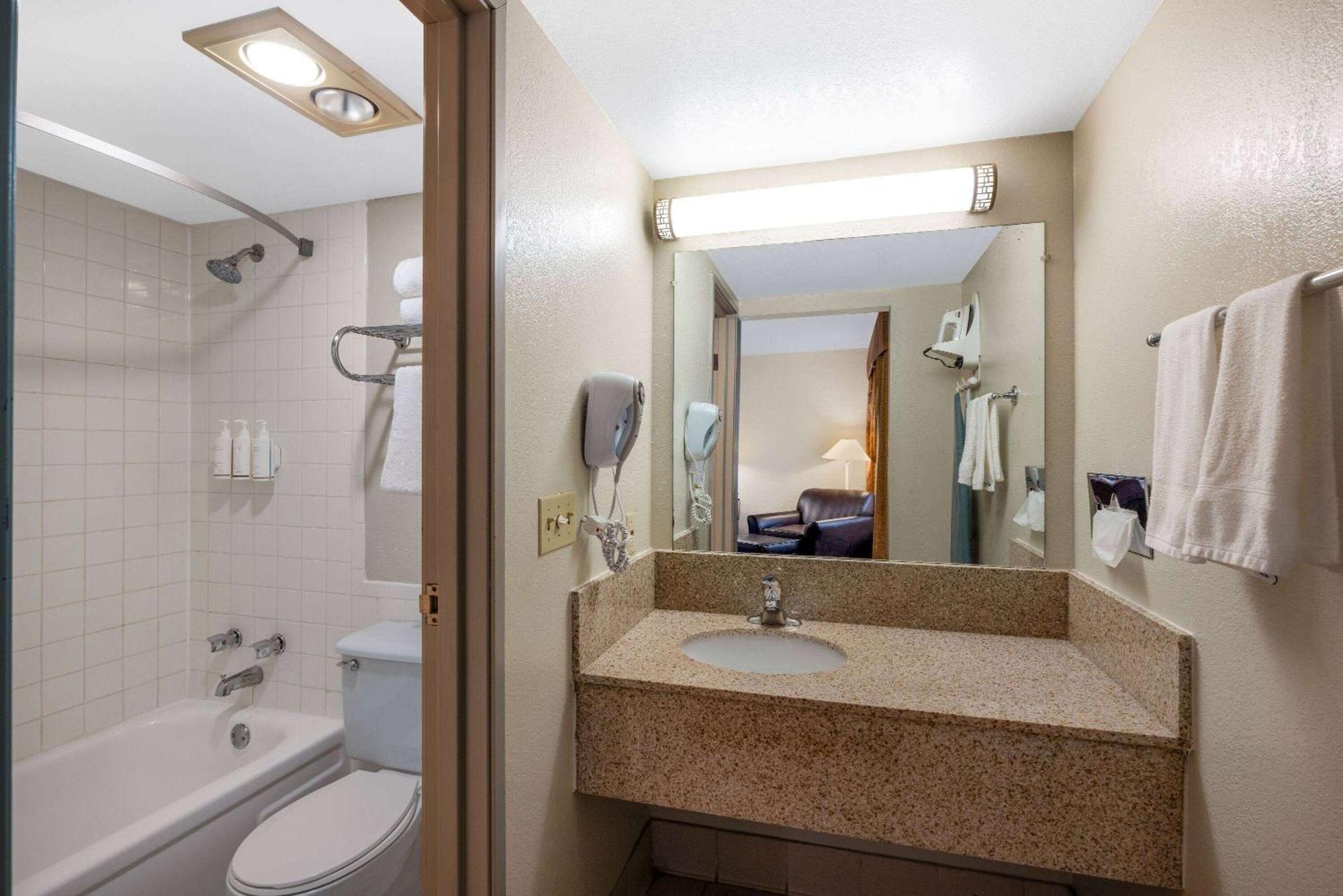 Days Inn By Wyndham Casper Extérieur photo